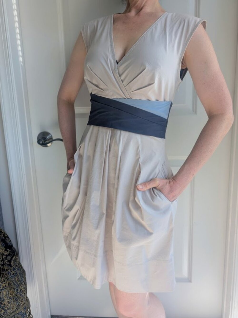 BCBG Maxazaria. Sleeveless v-neck dress w/pockets. Coastal. Quiet Luxury.